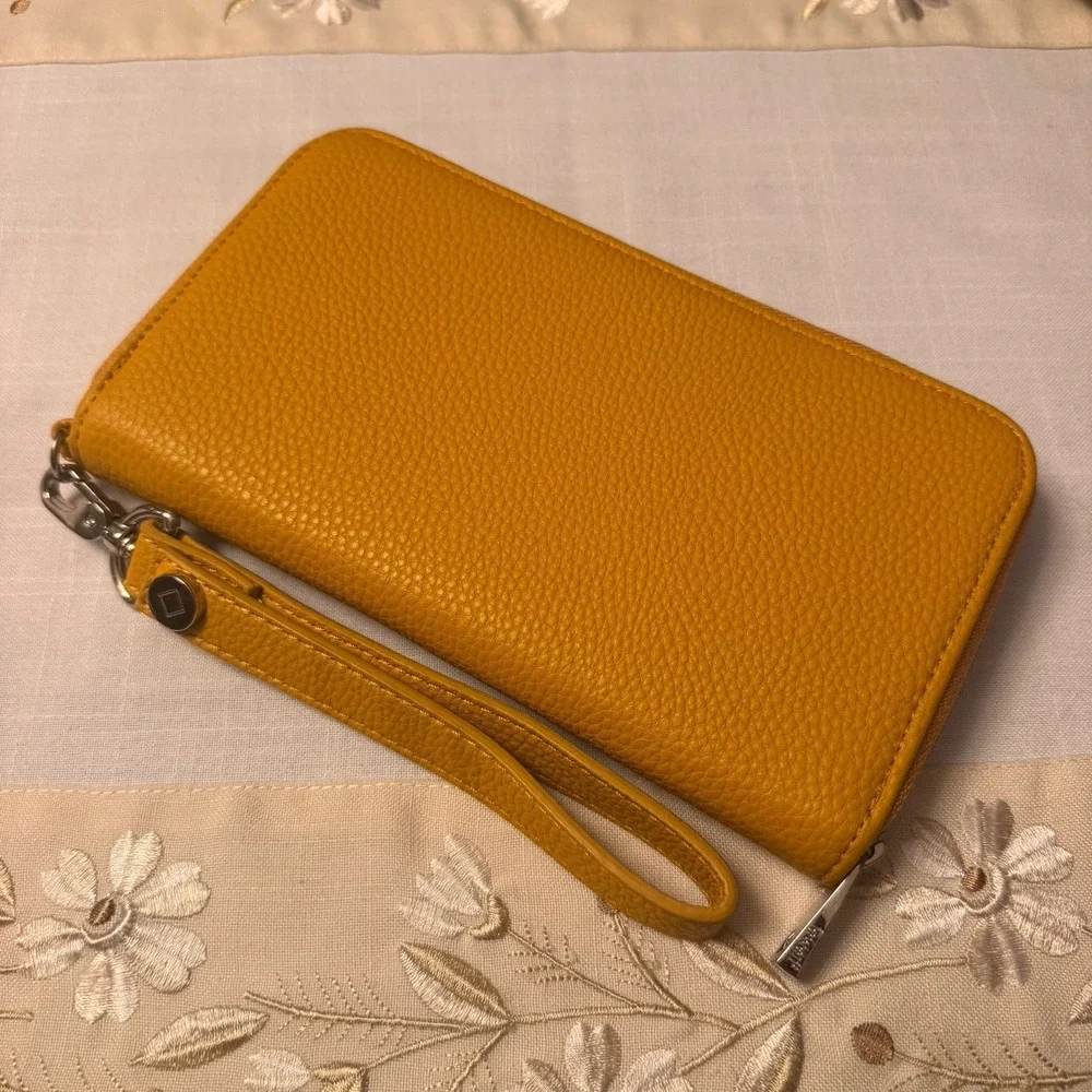 Thirty-One All About The Benjamins Wallet Honey Yellow Zip Wristlet Set